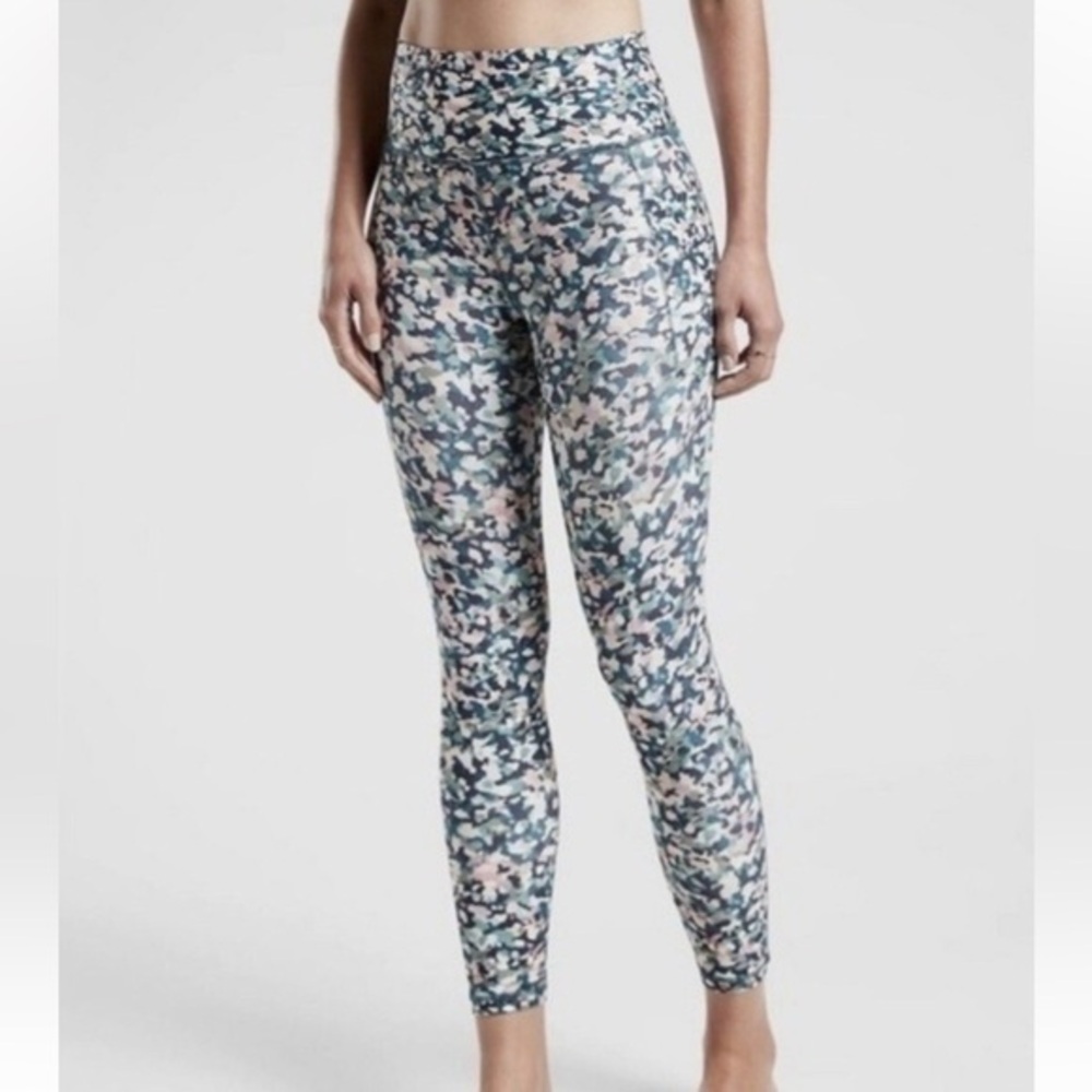 Athleta womens Leggings Salutation Stash Pocket II Print 7/8 Leggings size small